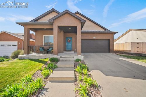 3012 Prairie Hawk Ln, Pueblo, CO, 81005-4038 | Card Image