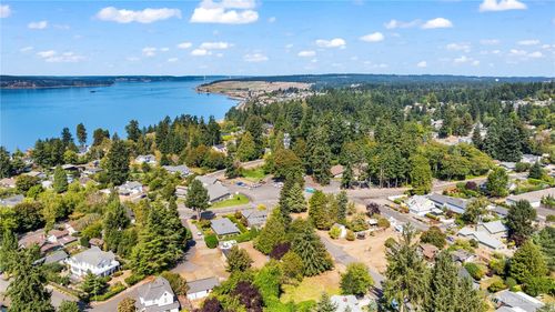 728 Blaine St, Steilacoom, WA, 98388-3402 | Card Image
