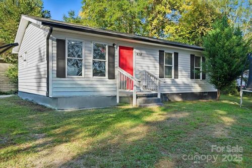 414 E Church St, Dallas, NC, 28034-2120 | Card Image