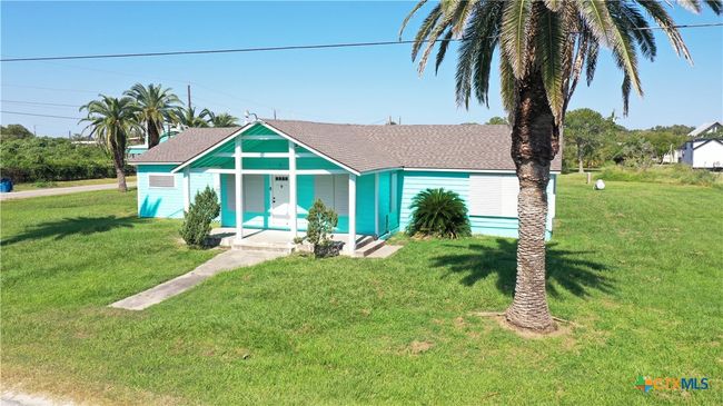 312 W Jefferson Avenue, House other with 4 bedrooms, 2 bathrooms and null parking in Port O'Connor TX | Image 7