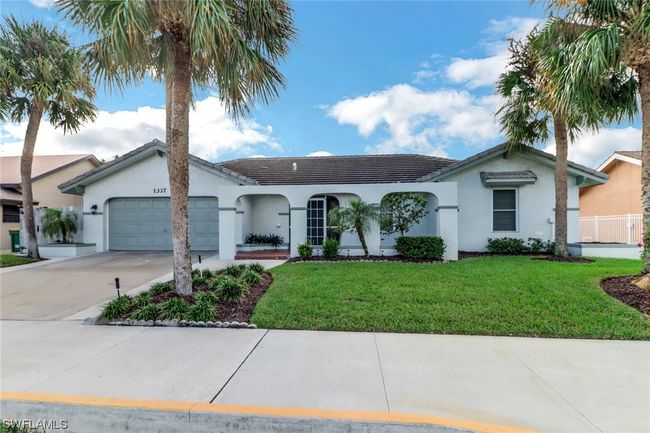 1337 N Collier Boulevard, House other with 3 bedrooms, 2 bathrooms and null parking in Marco Island FL | Image 4