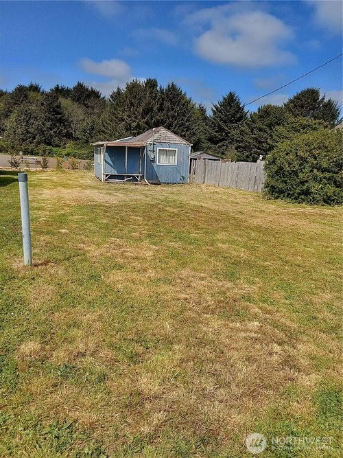 53 5th St, Moclips, WA, 98562-4906 | Card Image