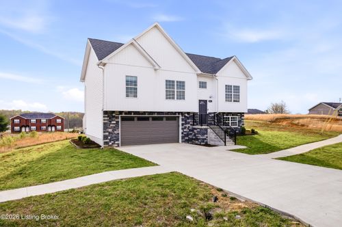 4901 S Woodland Dr, Radcliff, KY, 40160-8339 | Card Image