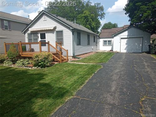 3923 Donley Ave, Rochester Hills, MI, 48309-4136 | Card Image