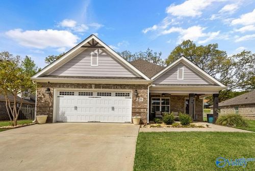 233 Dustin Ln Nw, Madison, AL, 35757-6972 | Card Image