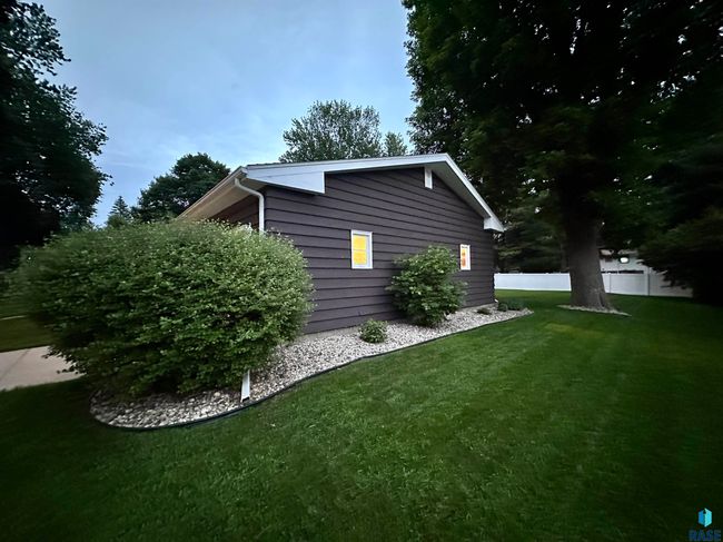 511 W Crawford St, House other with 3 bedrooms, 3 bathrooms and null parking in Luverne MN | Image 39