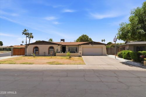 4601 W Golden Ln, Glendale, AZ, 85302-5226 | Card Image