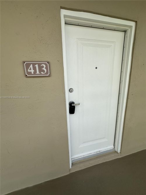 a413-7703 Camino Real, Miami, FL, 33143-7128 | Card Image