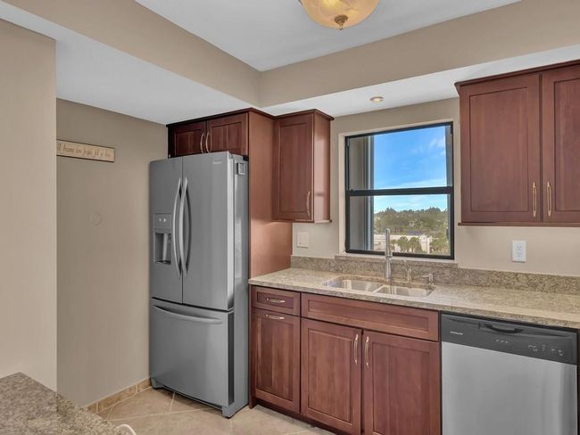 APT-601 - 3200 N Highway A1a, Condo with 2 bedrooms, 2 bathrooms and null parking in Hutchinson Island FL | Image 12