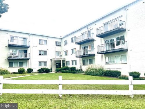 apt-214-5601 Parker House Ter, HYATTSVILLE, MD, 20782-2246 | Card Image