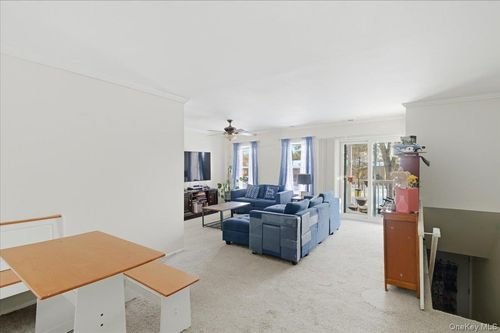 15 Artist Lake Dr, Middle Island, NY, 11953-2302 | Card Image