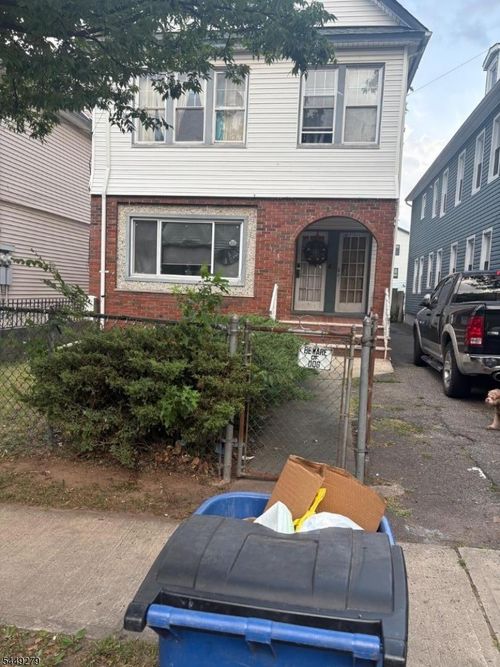 954 Madison Ave, Elizabeth, NJ, 07201-1310 | Card Image