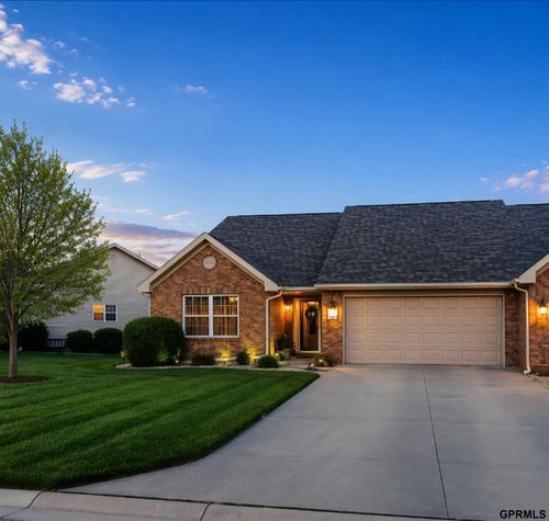 510 Clearwater Cir, Beatrice, NE, 68310-4334 | Card Image