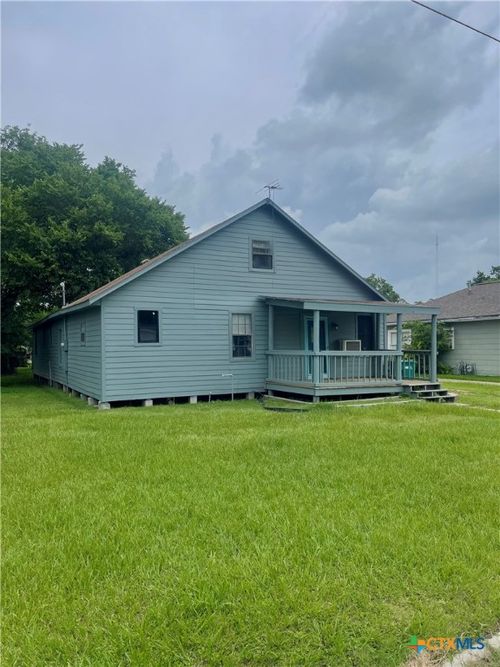 206 E Rogers St, Ganado, TX, 77962 | Card Image