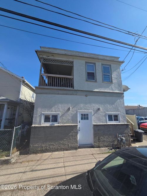816 Capouse Ave, Scranton, PA, 18509-3122 | Card Image