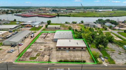 307 Border St, Orange, TX, 77630-6601 | Card Image