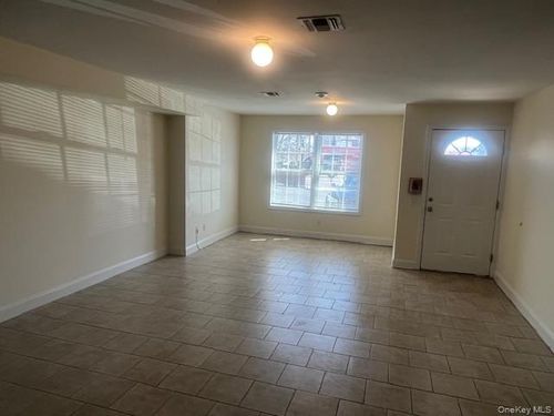 380 W Main St, Babylon, NY, 11702-3417 | Card Image