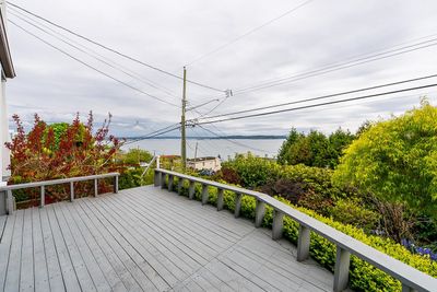 15397 Columbia Ave, House other with 5 bedrooms, 3 bathrooms and 3 parking in White Rock BC | Image 3