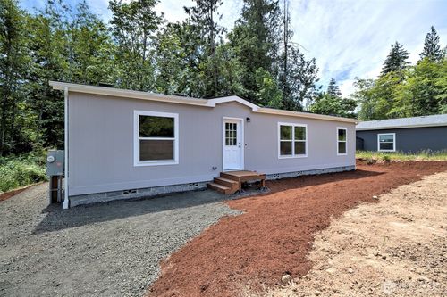 70 E Earll Dr, Shelton, WA, 98584-9518 | Card Image