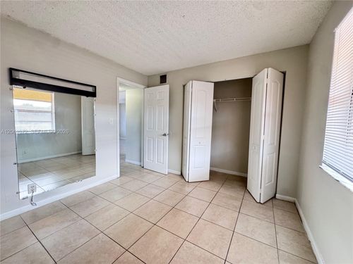 j153-95 Ne 41st St, Oakland Park, FL, 33334-1357 | Card Image