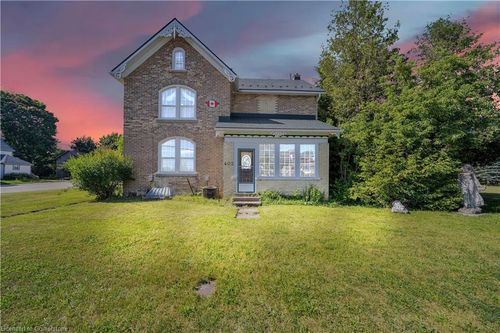 402 Lambton St E, Durham, ON, N0G1R0 | Card Image