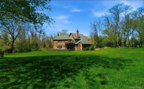 9 Locust Woods Dr, Shelter Island, NY, 11964 | Card Image