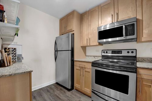 1610-3033 N Sheridan Rd, Chicago, IL, 60657-5559 | Card Image