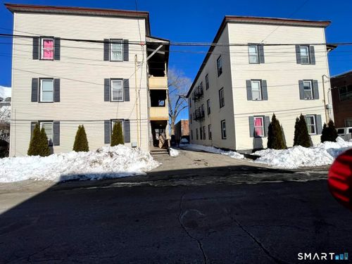 apt-2-28 Crescent St, Ansonia, CT, 06401-2160 | Card Image