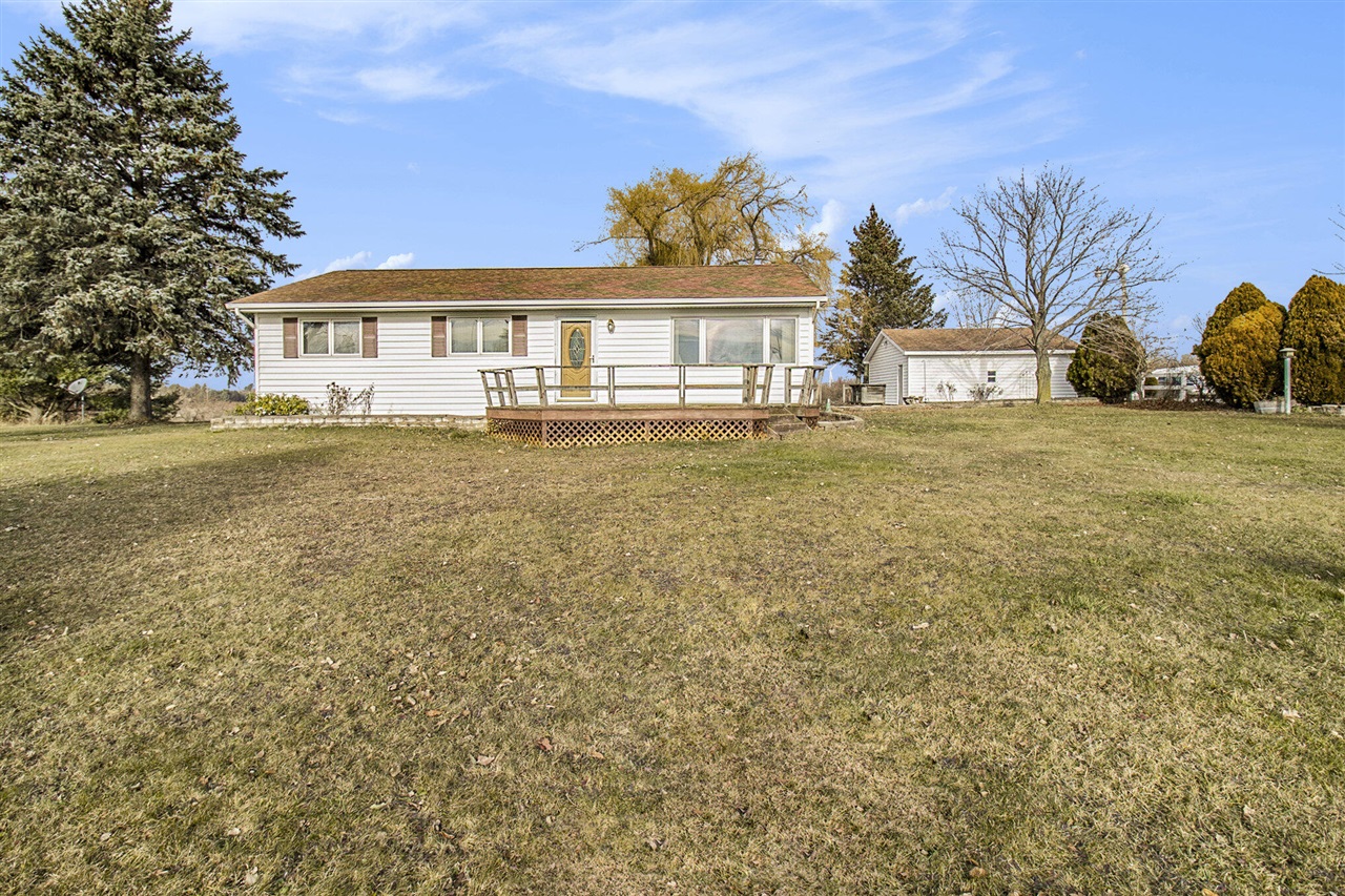 Oceana Dr, Pentwater, MI 49449