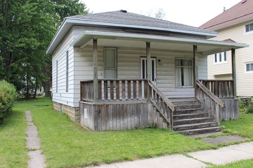 204 Raymond St, Bay City, MI, 48706-4373 | Card Image