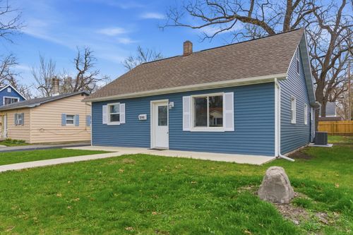 2743 Henry St, Lake Station, IN, 46405-1651 | Card Image