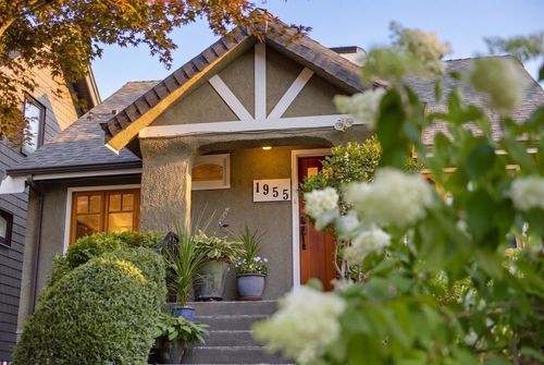 1955 E 8th Ave, Vancouver, BC, V5N1T9 | Card Image