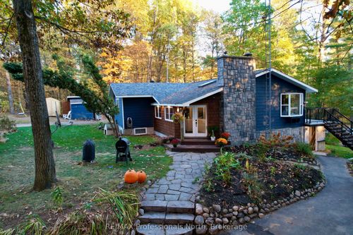 31 Fallsview Rd, Port Sydney, ON, P0B1L0 | Card Image