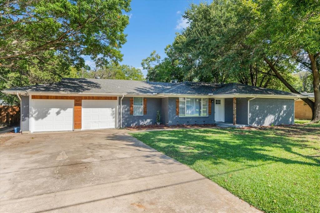 Warden St, Benbrook, TX 76126
