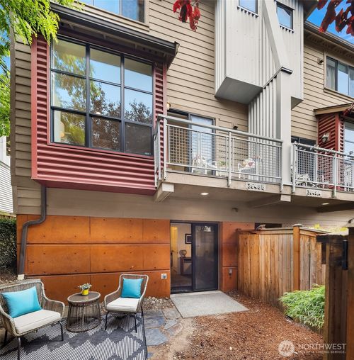 b-3648 Dayton Ave N, Seattle, WA, 98103-8511 | Card Image