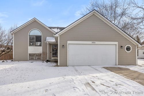 2860 104th Ave, Zeeland, MI, 49464-6802 | Card Image