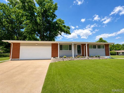 1939 Green Valley Dr, Saint Louis, MO, 63136-3204 | Card Image
