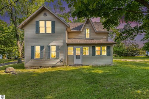 418 Grover St, Marion, MI, 49665-9250 | Card Image