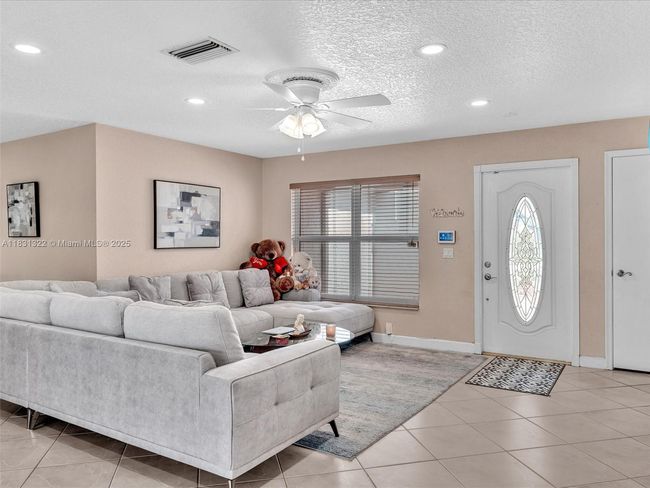 8970 Johnson St, House other with 3 bedrooms, 2 bathrooms and null parking in Pembroke Pines FL | Image 9