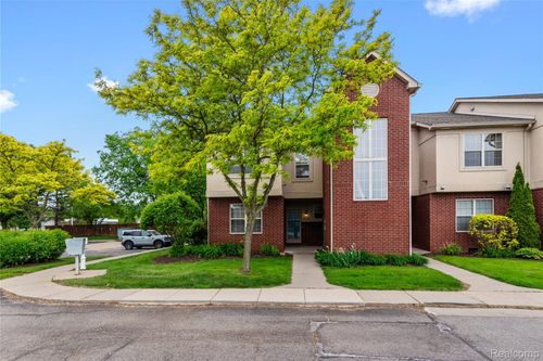 28806 5 Mile Rd, Livonia, MI, 48154-3820 | Card Image