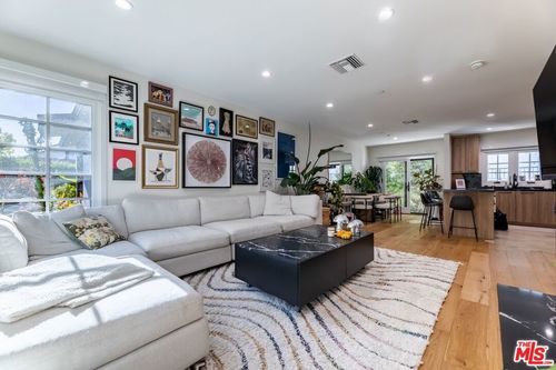 c-811 18th Street, Santa Monica, CA, 90403 | Card Image