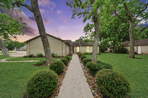 2207 S Belmont Drive, Richmond, TX, 77469 | Card Image