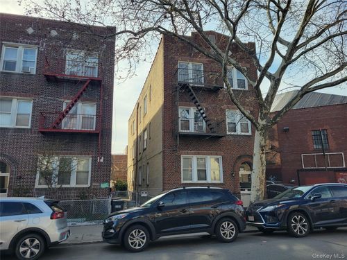 47-44 43 Street, New York, NY, 11377 | Card Image