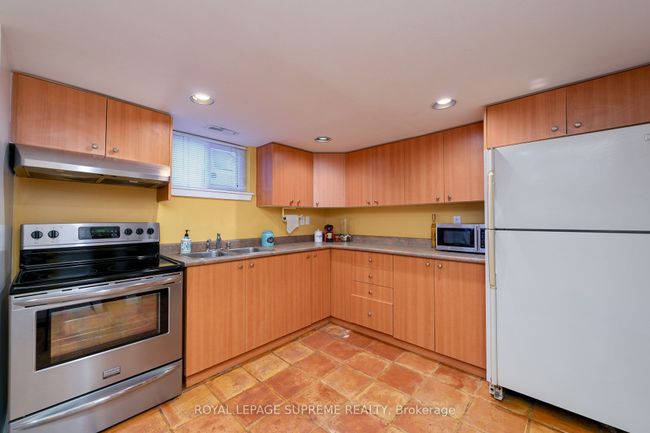 25 Parkchester Rd, House other with 3 bedrooms, 3 bathrooms and 6 parking in North York ON | Image 25