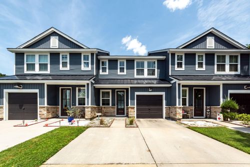 7722 Park Gate Dr, North Charleston, SC, 29418-3807 | Card Image