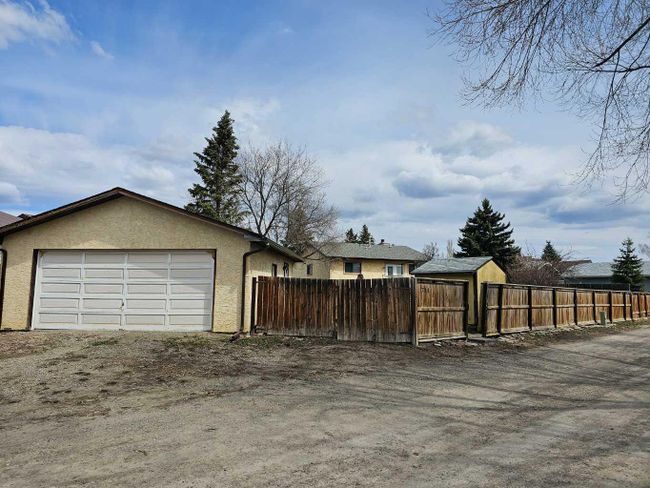 711 8 Avenue Se, Home with 4 bedrooms, 2 bathrooms and 5 parking in High River AB | Image 33