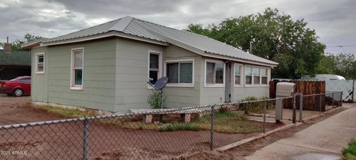901 Prairie Ave, Winslow, AZ, 86047-2418 | Card Image