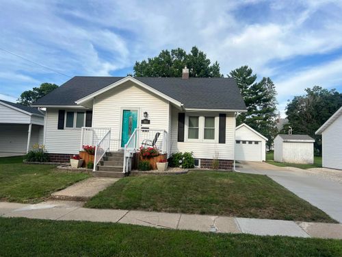504 9th Street Street, Grundy Center, IA, 50638 | Card Image