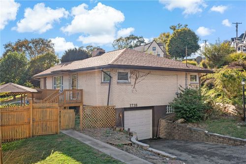 1738 Pleasant Ave, West Mifflin, PA, 15122-2858 | Card Image