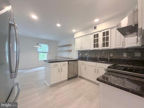 7418 Crestberry Ln, BETHESDA, MD, 20817-1259 | Card Image